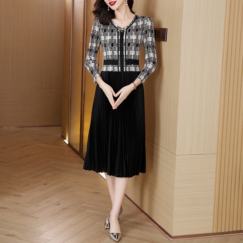 Large size women's 2025 dress new style fragrance waist temperament medium long skirt D02355
