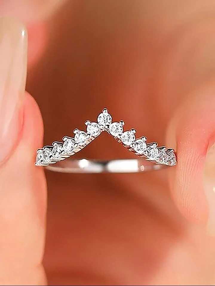 925 Sterling Silver Simple Classic Gorgeous V-shed Crown Ring For Women Engagement Wedding Luxury High Quality Fine JewelryXJ250514