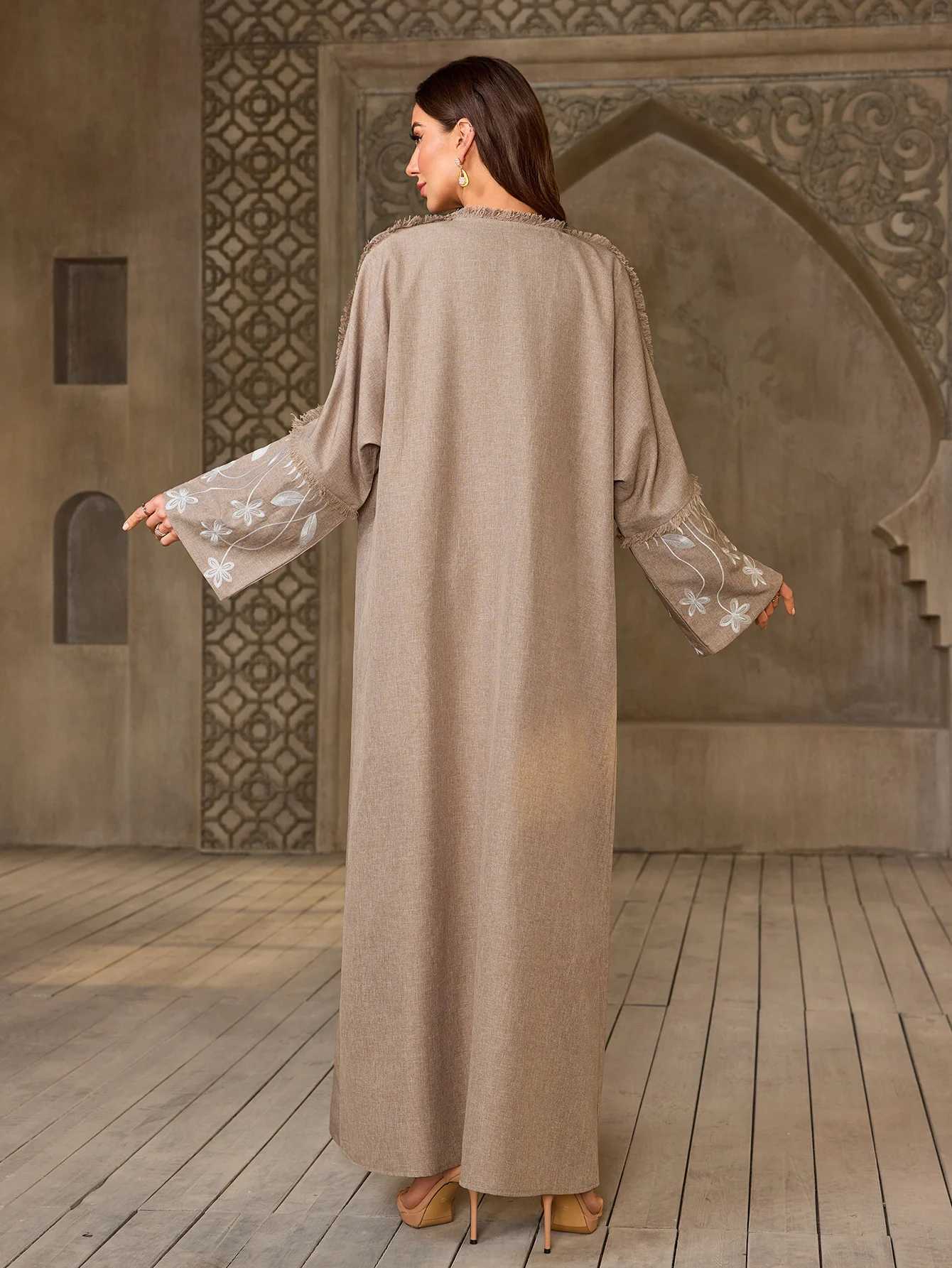 New Khaki Abaya for Muslim Ladies Fringed Edges and Floral Embroidery for Everydayin Oman and Other Middle East Countries X250514