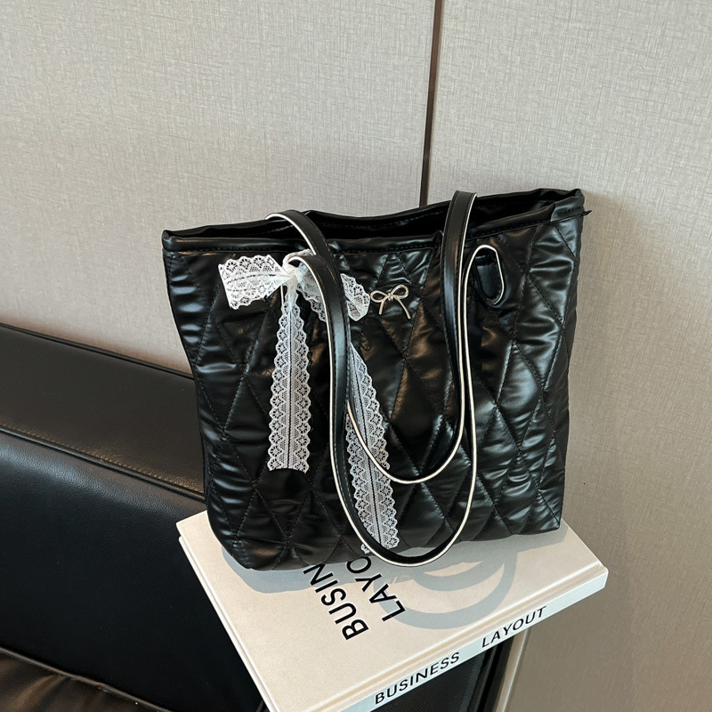 Fashionable Trendy New Free Delivery Luxury Bag Designer Bag Commuting Tote With Large Capacity And Stylish 2025 Spring Embroidery Thread New Diamond 