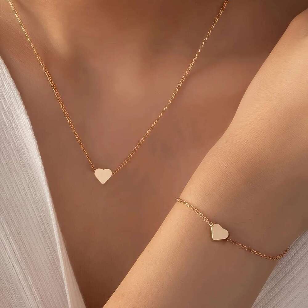 Korean Heart-Shaped Pendant Choker Fashion Statement Fine Metal Chain Clavicle Necklace Women's Trend Aesthetic Neck Jewelry Set