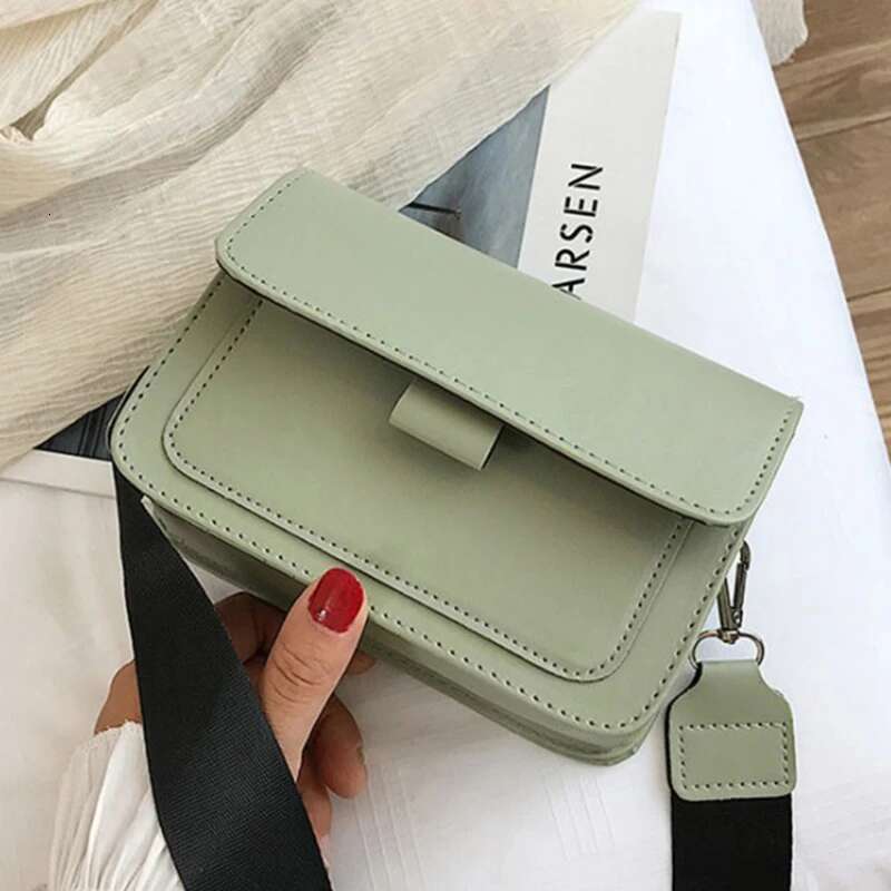 Women Small Square Bag Retro Versatile Wide Strap Large Capacity Casual Portable Female One Shoulder Crossbody Bags