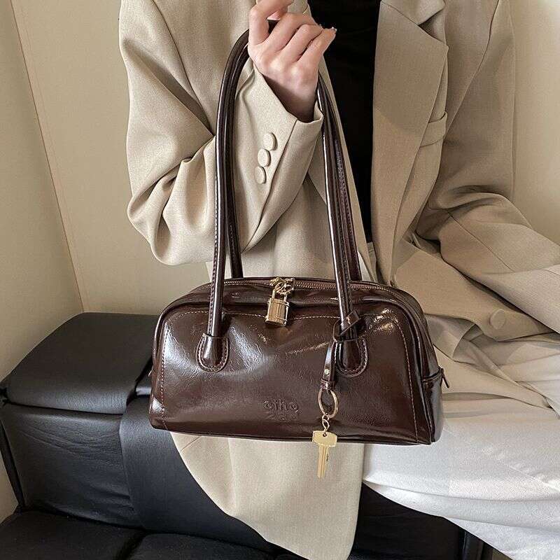 Internet celebrity fashion high-end niche underarm 2025 new casual large capacity versatile single shoulder pillow bag