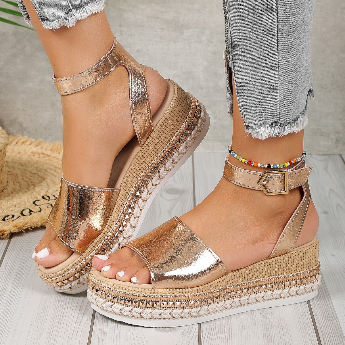Quality Brand High Quality New Style Free Delivery Designer Bag 2025 Summer New Large Fish Mouth Buckle Slope Heel For Fashion Thick Bottom Bright Fac