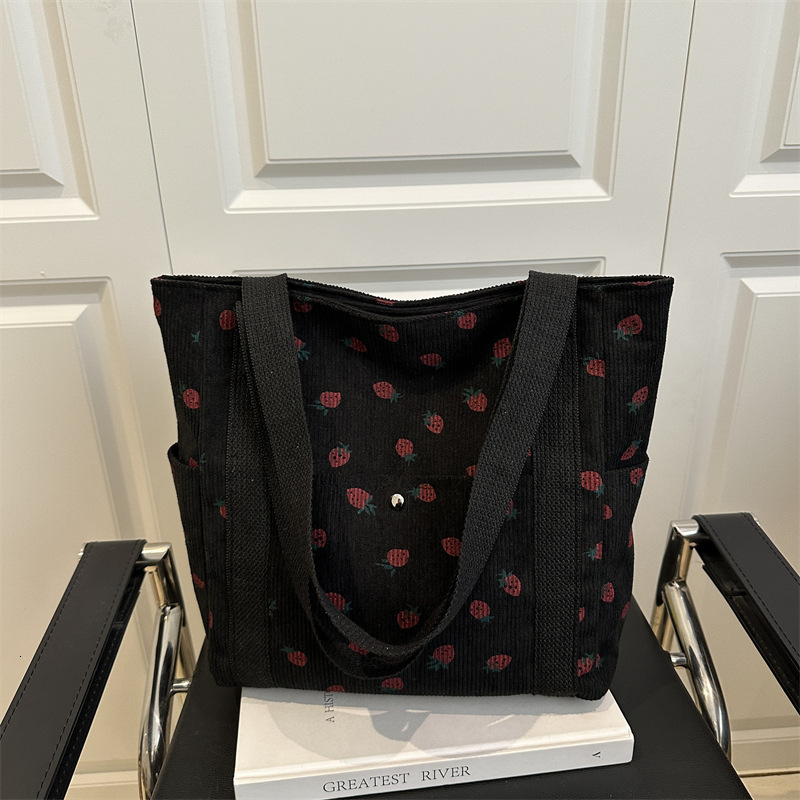 Strawberry Luxury Bag Printed Women's 2025 New Handheld New Free Delivery Designer Bag Tote Large Capacity Simple Fashion Casual Personalized Sho