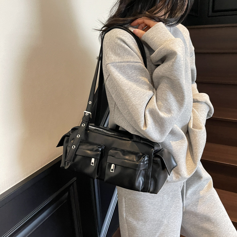 2025 New Personalized Soft Face Versatile Large Capacity Leisure Underarm for Women's Travel, Multi Pocket Single Shoulder Bag Trendy