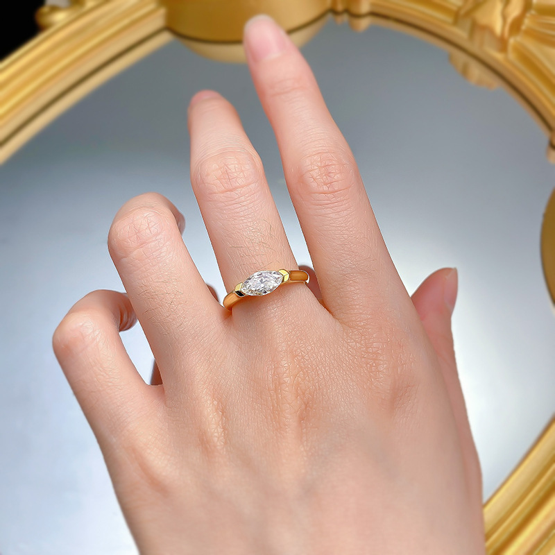 2025 Ins Top Sell Wedding Rings Luxury Jewelry Genuine 100% 925 Sterling Silver Marquise Cut Lab Moissanite Diamond Gemstones Party 18K Gold Women Rin