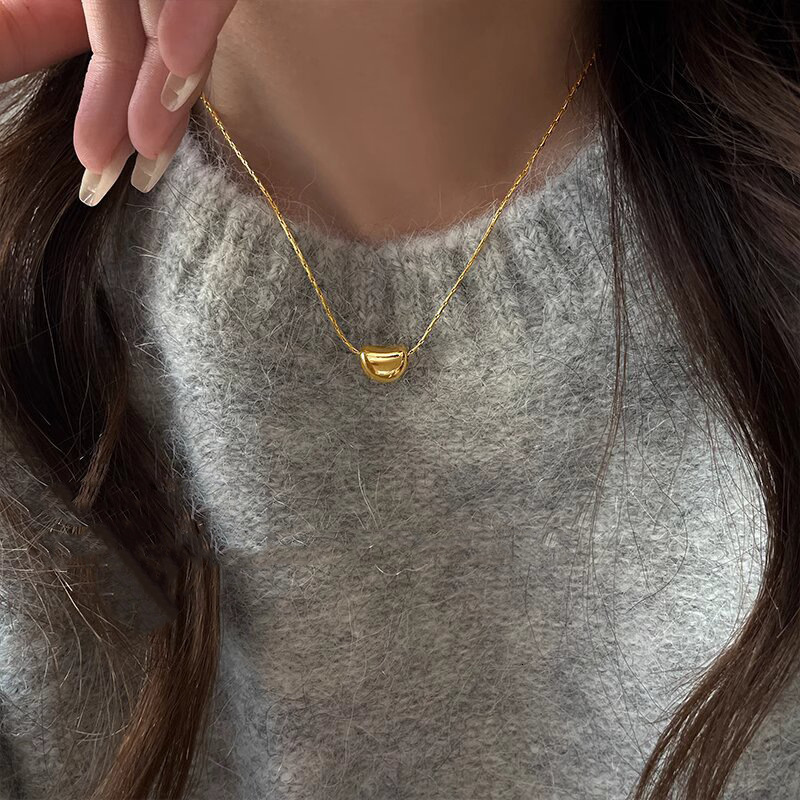 Simple temperament gold bean necklace womens new collarbone chain light luxury high-end neck chain accessory 241021