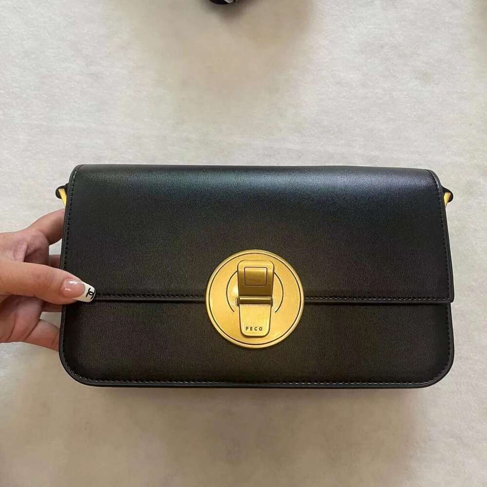 2025 new leather women's original baguette niche high-grade sense light one-shoulder tofu small square bag