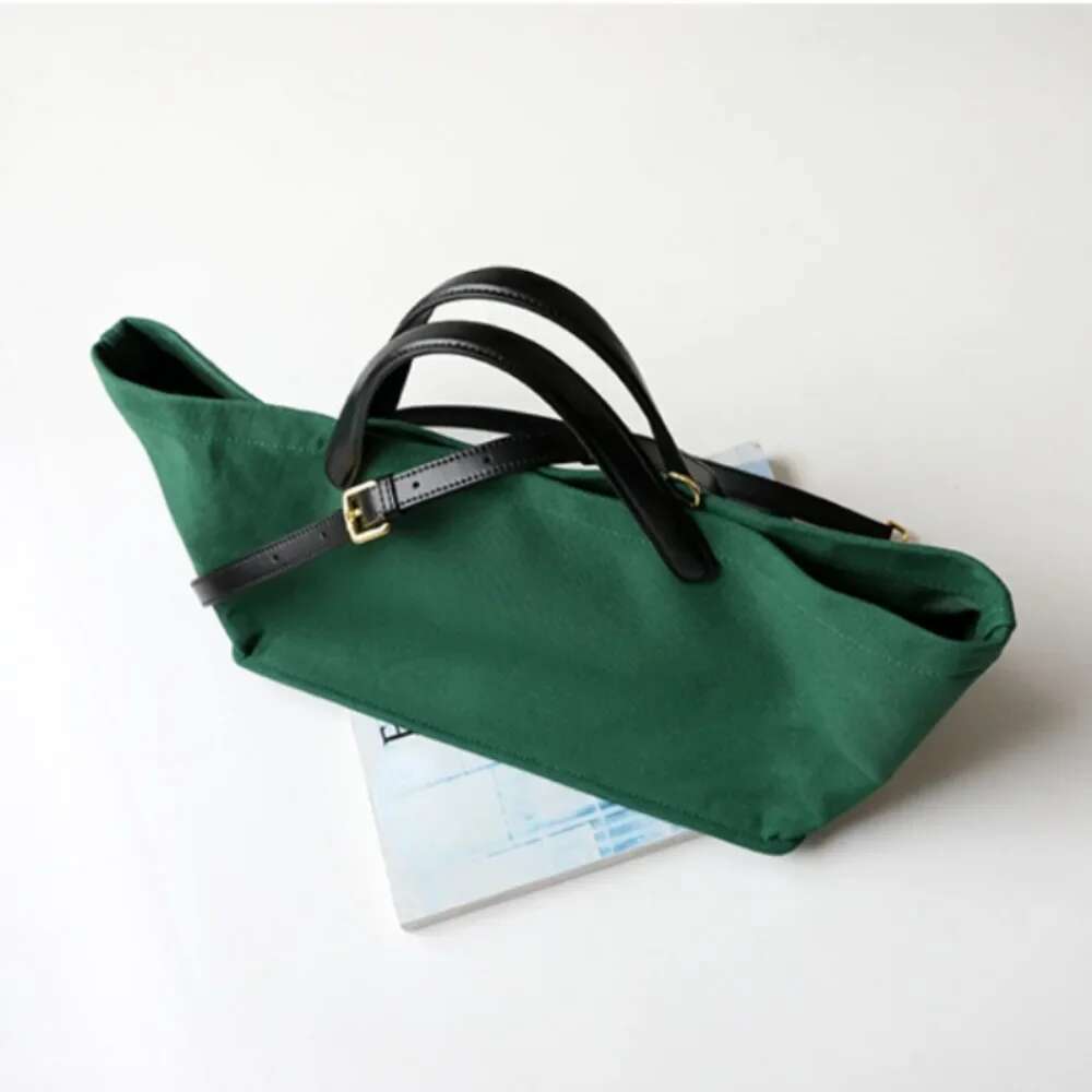 New Moda Simple Large Capacity Exposure Handbags Women Office Casual Dermis Totes Minority Commuter French Style Messenger Bags