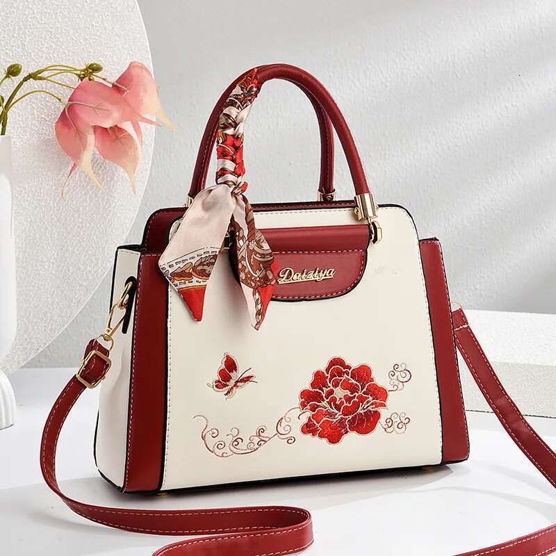 Fashion Handbags Women's Shoulder Temperament Mom Elegant Retro Crossbody High Capacity Tote Bag Wedding Bags