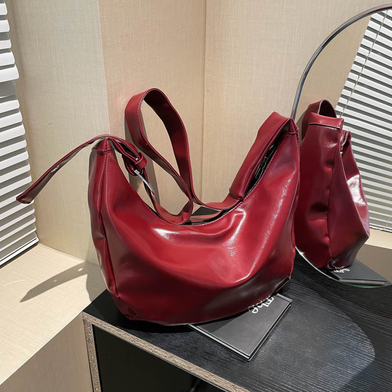 Free Delivery Designer Bag 2025 New Internet Celebrity High End Single Shoulder Crossbody Popular This Year Winter Soft Leather Dumpling Commuting For