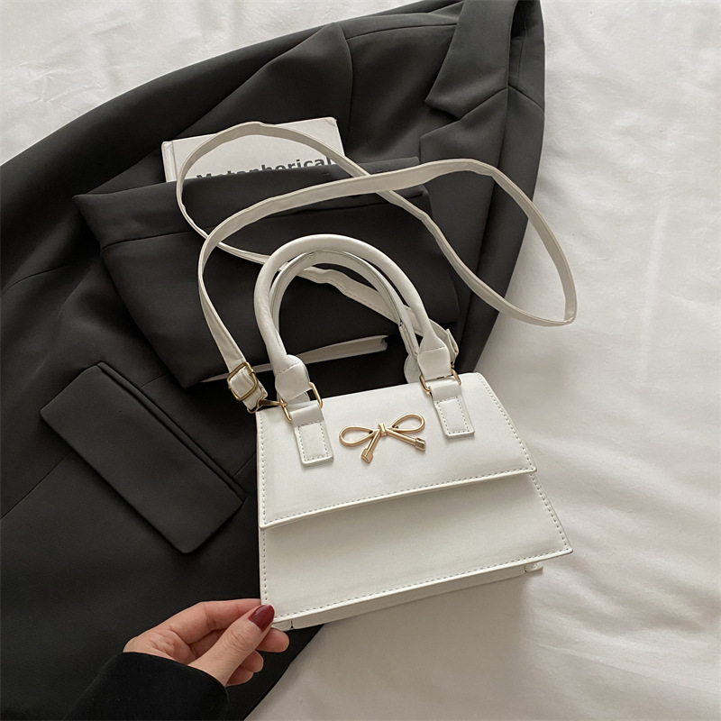 Spring And Luxury Bag Summer New Korean Version Handbag 2025 Ins Large Versatile Chain Shoulder Crossbody New Free Delivery Designer Bag Small Square 