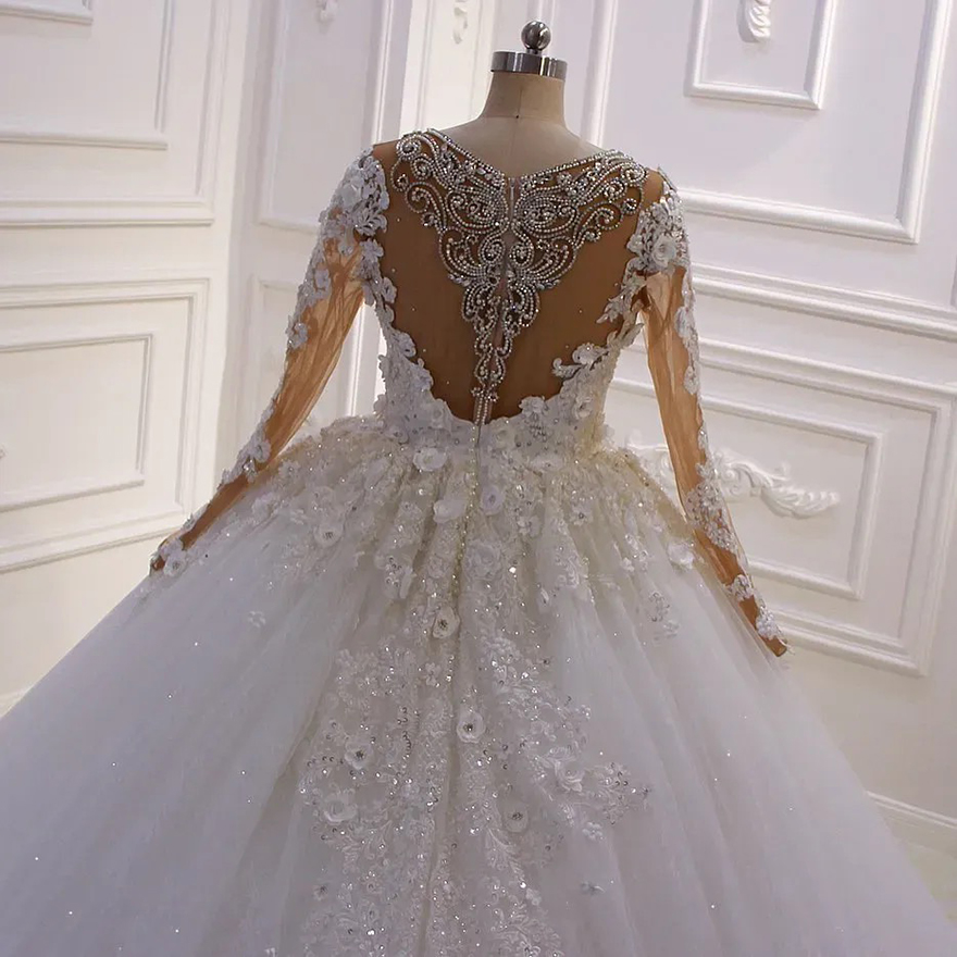 Gorgeous Ballgown Wedding Dresses Bridal Gown Lace Applique Crystals Beaded Long Sleeves Plus Size Vestidos De Novia Custom Made Chapel Garden