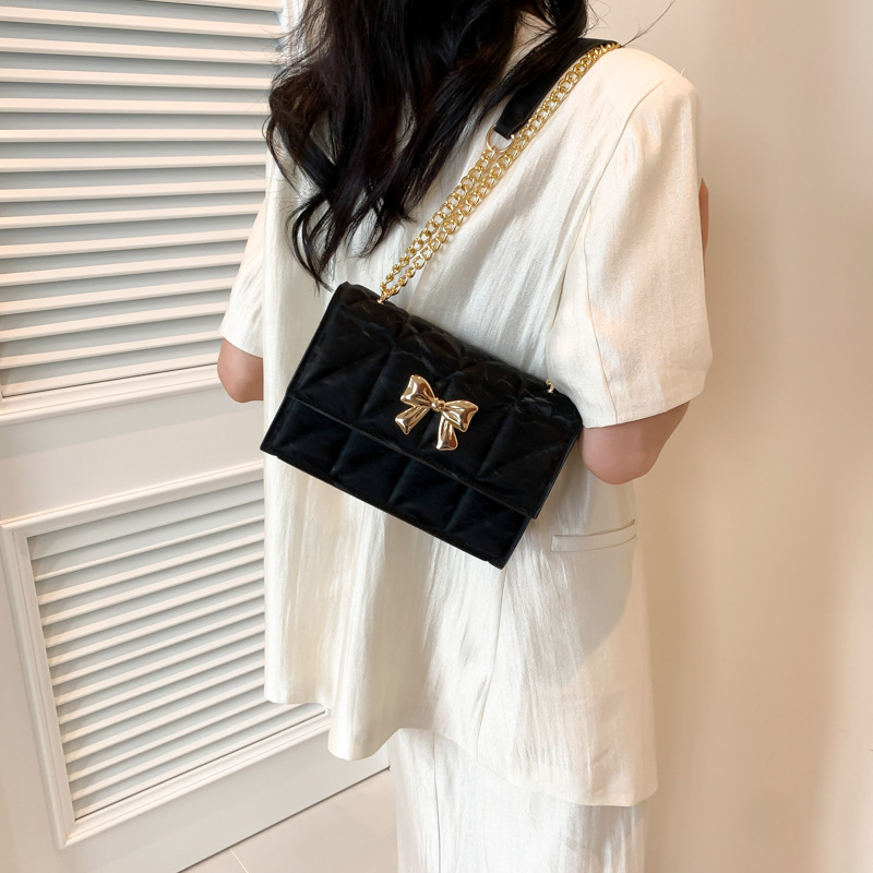 New Bag Xiaoxiangfeng Women's Light Luxury Underarm 2025 New Designer Diamond Mesh Chain Small Square Multi functional Single Shoulder Crossbody 