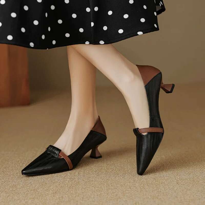 Women's Fashion Light Weight Brown Slip-On Flat Casual Black PU Leather Office Loers Spring Season Women Shoes Shallow