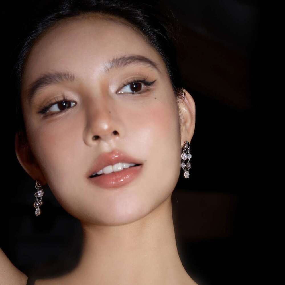 Boonee alus 2024 new two-piece earrings, light high-end round zircon versatile earrings