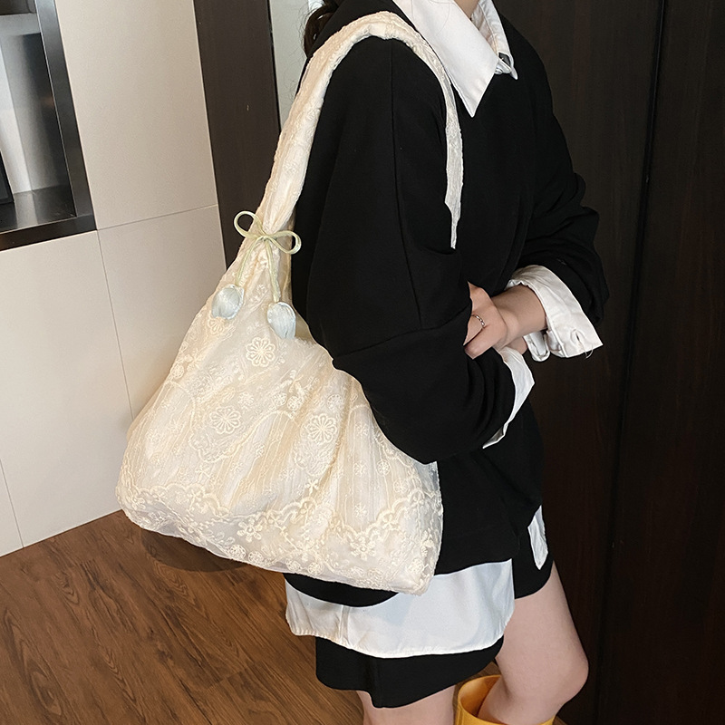 Korean Sweet Lace Underarm for Women 2025 New Fashion Solid Color Embroidered Large Capacity Commuter Shoulder Bag