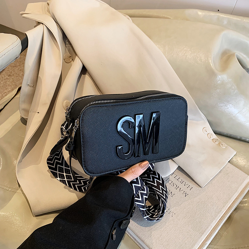 Free Delivery Designer Bag Yangqi 2025 New Trend This Year's Popular Fashion Small Square Wide Strap Single Shoulder Crossbody Women's Mobil