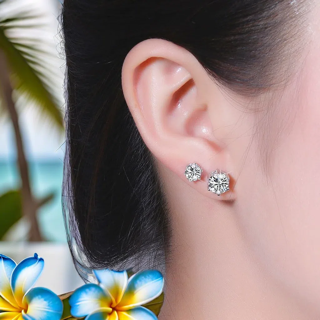 Classic six-prong 925 sterling silver 1/2/4/6CT D color VVS1 Moissanite stud earrings hot selling High-end style, elegant and fashionable, star style 