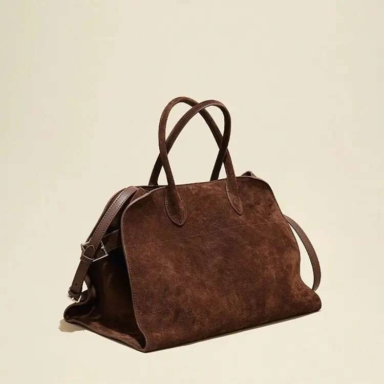 Fashion New Release Large Capacity Shoulder A High End Choice For Women. Niche And Leisure - Oriented Ladies' Tote Bag