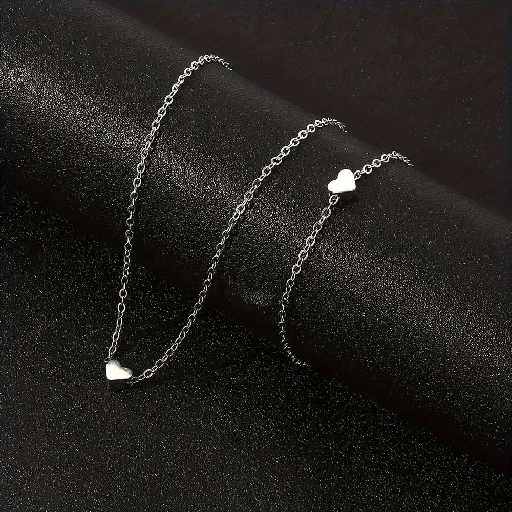 Korean Heart-Shaped Pendant Choker Fashion Statement Fine Metal Chain Clavicle Necklace Women's Trend Aesthetic Neck Jewelry Set