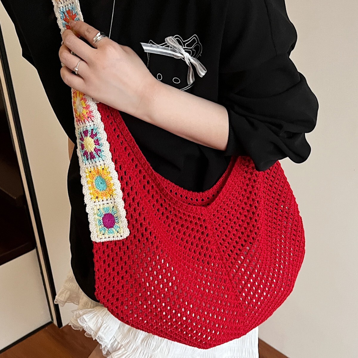 New Women's Small Fresh Knitted Hollow Shoulder New Ethnic Style Designer Crochet Cap Large Capacity Beach Bag Grass Woven Bag Versatile Simple S