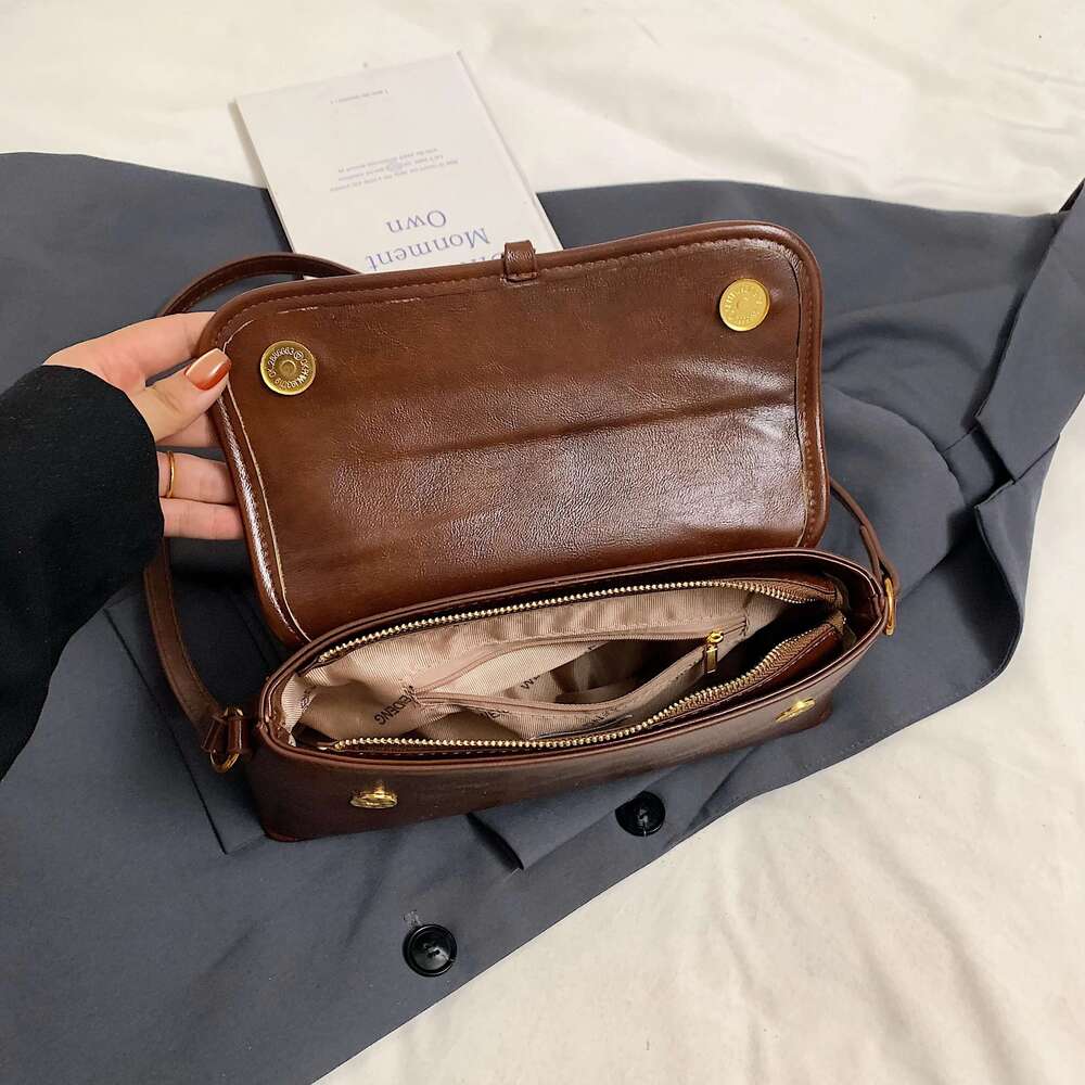 Vintage Handbag French Baguette Oil Wax Leather Single Shoulder Armpit Bag For Commuting