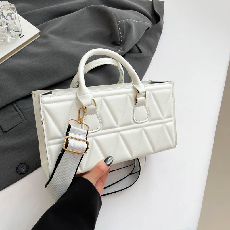 Free Delivery Designer Bag Premium 2025 Fashionable Versatile Ins Stylish Handheld Small Square Broadband Crossbody Bag Luxury Bag