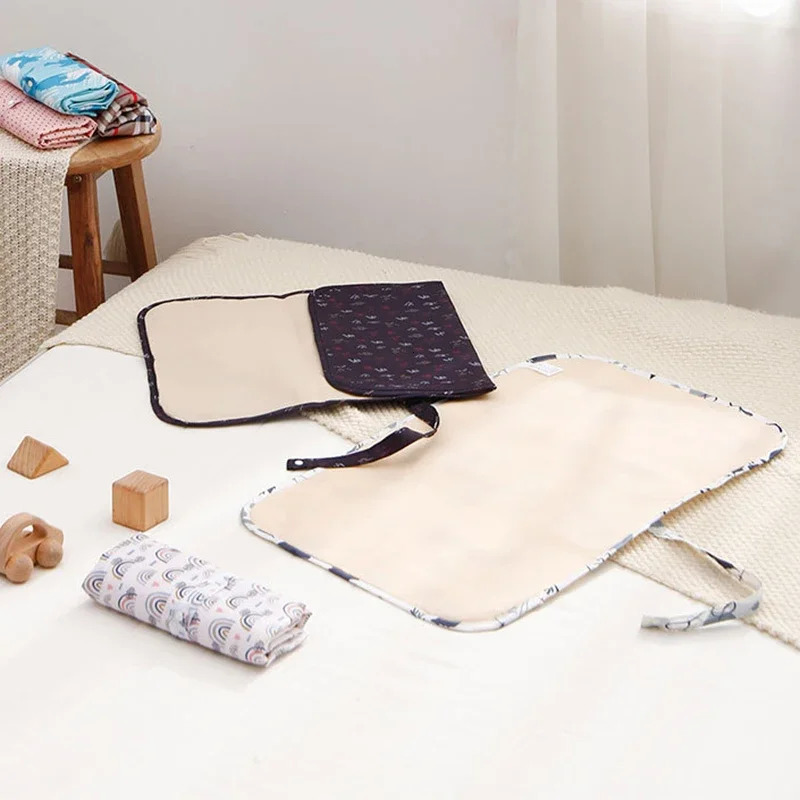Foldable Baby Diaper Changing Pad Waterproof born Diaper Pad Portable Toddler Changing Table Durable Oxford Baby Diaper Sheet 250515