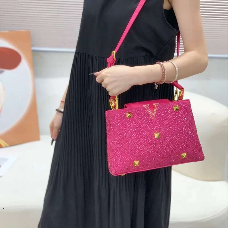 2024 Fashion New Desgin Dias Women's Handbags Ladies Leather Rivets Shoulder Crossbody Bag Evening Party Shell Bags
