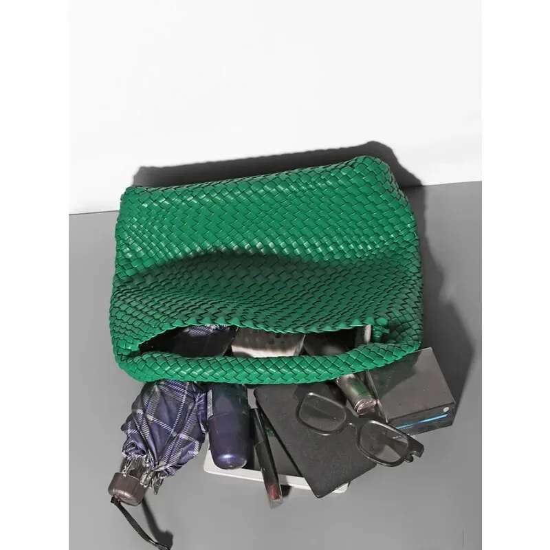 New fashionable with niche design woven handbag bucket single shoulder armpit bag, simple retro style bag