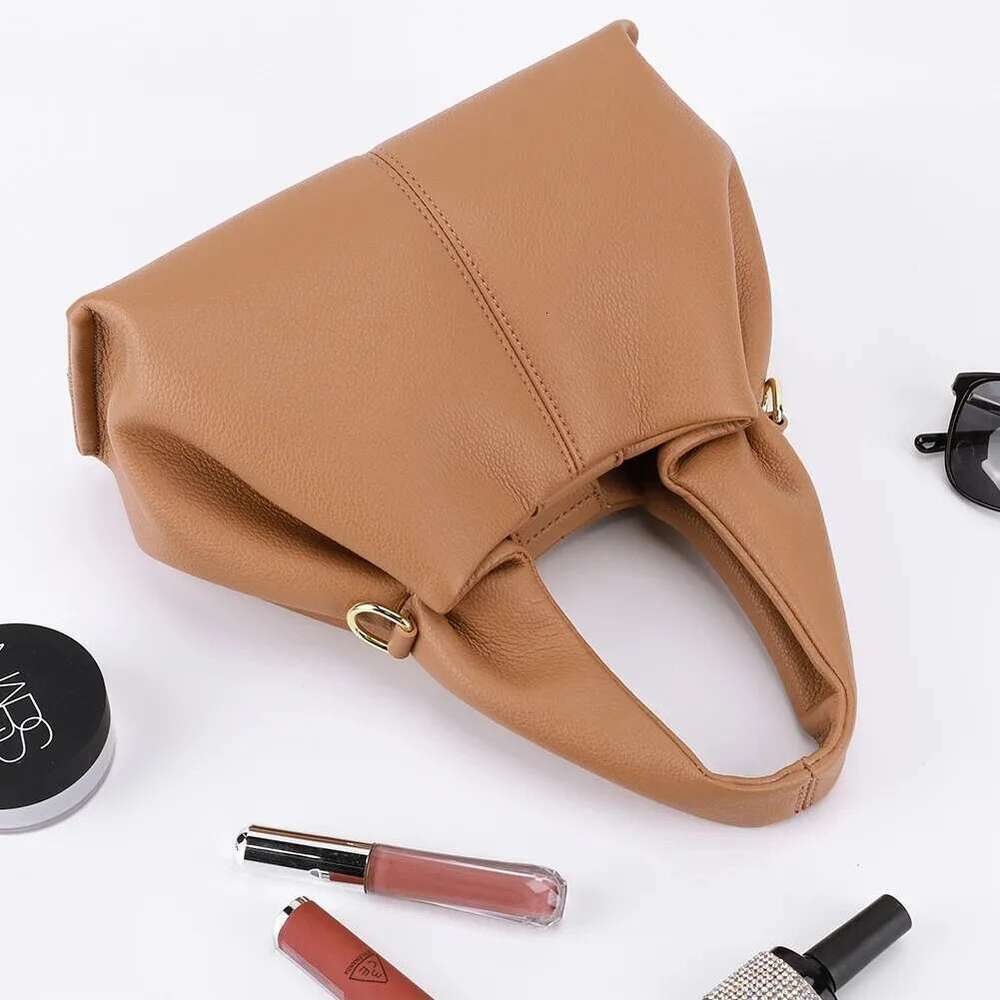 2025 Fashion Cloud Shoulder Vintage Crossbody French Niche Solid Color Lunch Box Women's Shopping Bag PU