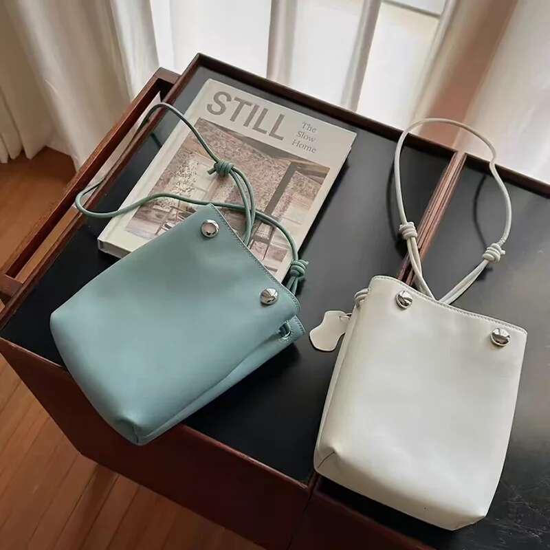 Brand Designer New Genuine Leather French Underarm Fashionable Simple Crossbody Single Shoulder Mobile Phone Bag Handbag
