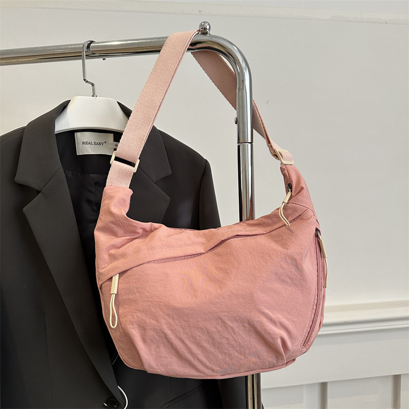 Free Delivery Designer Bag Fashionable Lazy Style Large Capacity Crossbody 2025 New Simple And Versatile Nylon Women's Trendy Lightweight Shoulde