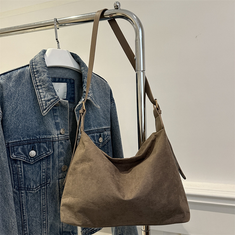 Free Delivery Designer Bag Ladies' Commuter Shoulder 2025 Winter Versatile Ins Popular This Year Large Capacity Tote Bag For Women Luxury Bag