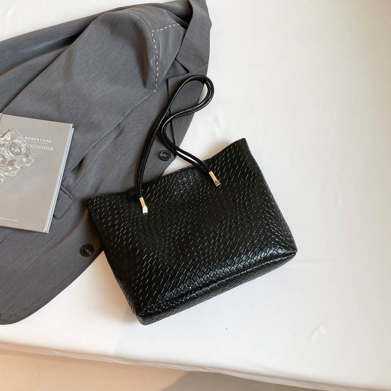 New Free Delivery Designer Bag 2025 New Style Work Commuting Luxury Bag Large Capacity Women's Shoulder Bag Handbag Luxury And Versatile