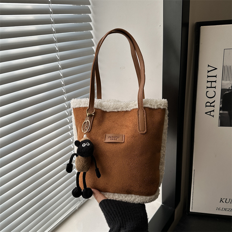 Free Delivery Designer Bag Suede Small Women 2025 New Fashionable Fur Tote For Autumn Winter Work And Commuting Luxury Bag