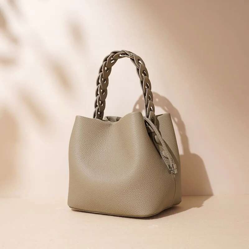 Cowhide Bucket Bag 2025 New High Quality Genuine Leather Crossbody Versatile Commuting Shoulder Elegant Handbag