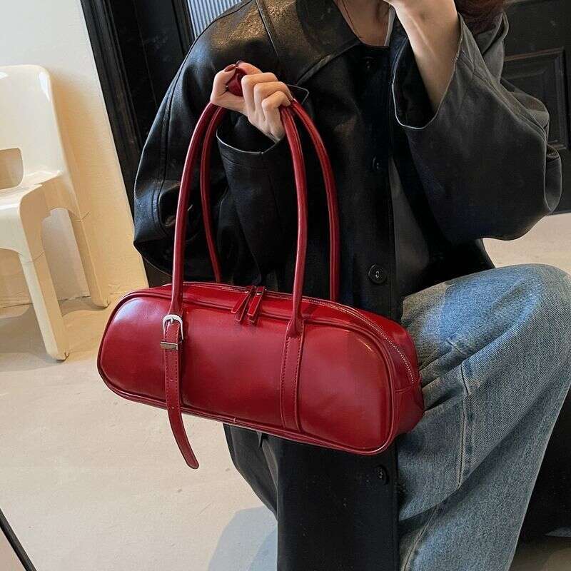 2025 New French Stick Single Shoulder Underarm Bag Fashionable Red for Women Large Capacity Niche