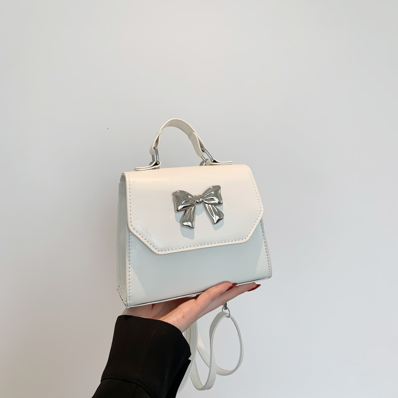 Free Delivery Designer Bag Women's 2025 New Solid Color Texture Fashionable Flip Shoulder Crossbody Winter Stylish Hand Held Small Square Luxury 