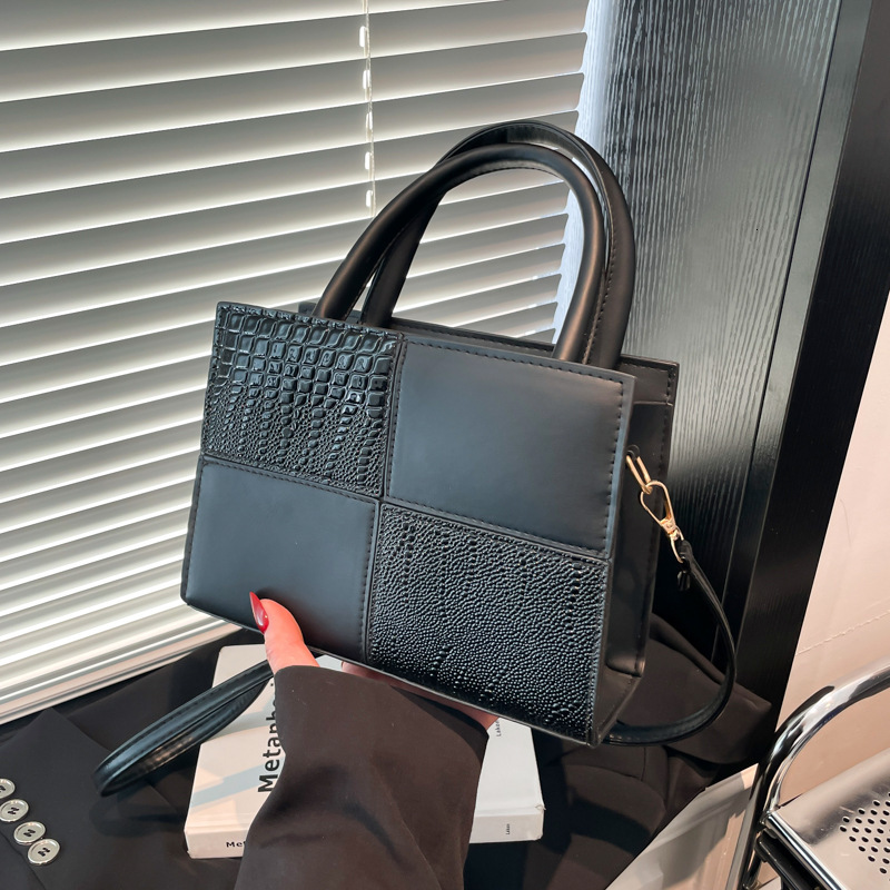 Large Capacity For Women In Spring Summer Of New Free Delivery Luxury Bag Designer Bag 2025 New Fashionable Handbag With Contrasting Color Splicing An