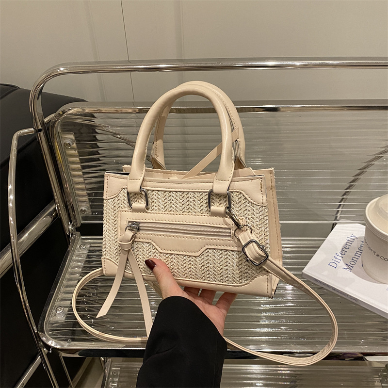 Popular New Free Delivery Designer Bag Fashion Simple Mini Handbag 2025 Spring And Summer New Style Stylish Single Shoulder Crossbody Bag Luxury Bag T