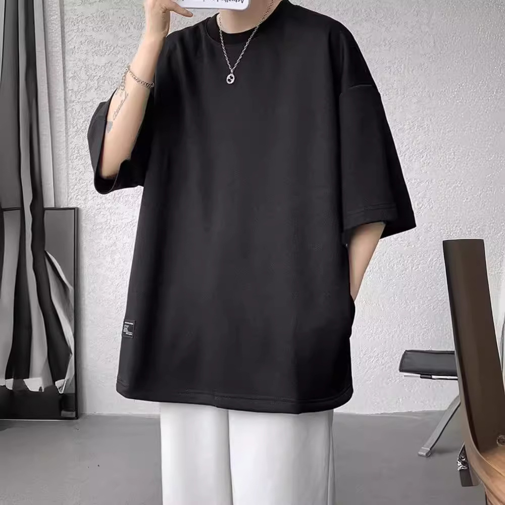 Fashionable Men's Summer Designer Designs Loose Sports And Casual Half Sleeved Round Neck T-shirt Clothing
