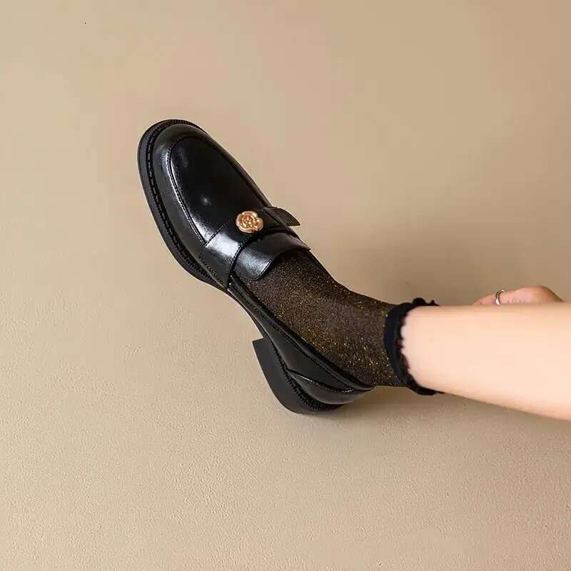 2024 Vintage Spring men New Black Platform Flats Women Loafers Slip on Boat Shoes Designer Casual Leather 34-45