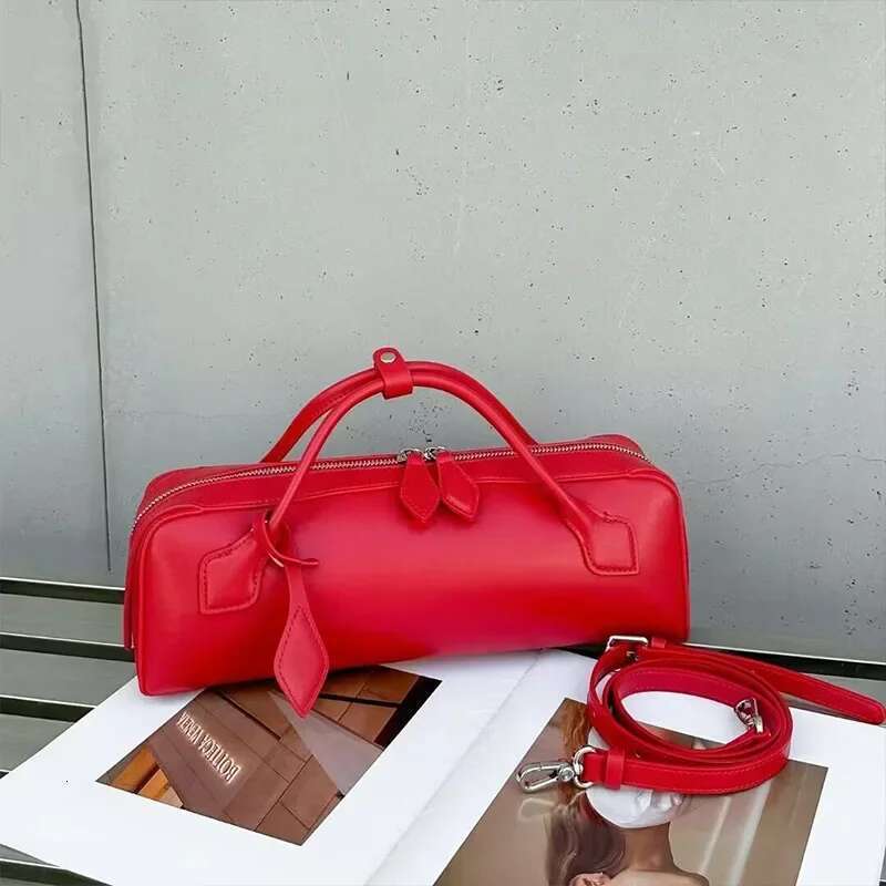 New Fashionable Short Leather French Bread Women's Crossbody Bag Commute Street Style Top Layer Cowhide Handbag
