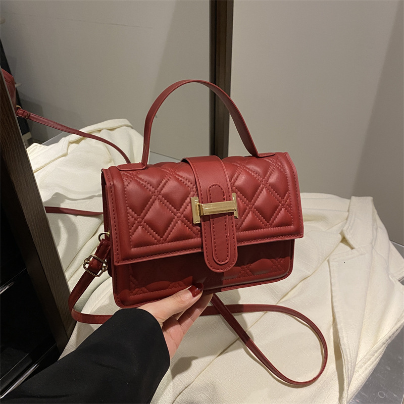 Free Delivery Designer Bag 2025 Autumn/winter Fashionable Texture Single Shoulder Diagonal Cross For Women Popular Small Square Bag This Year Luxury B