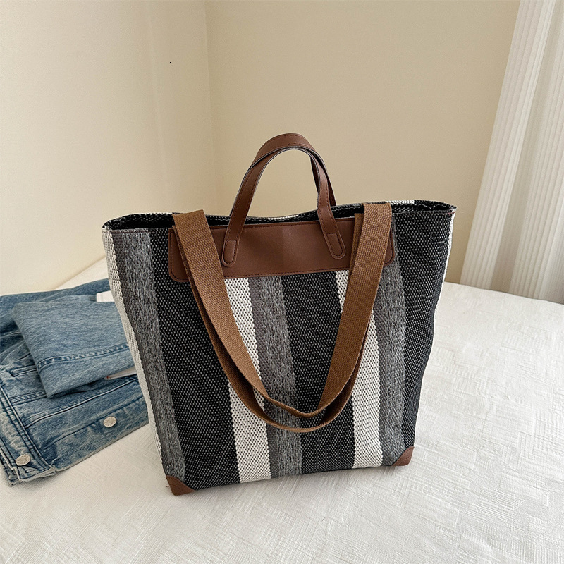 Free Delivery Designer Bag Large Hand For Women In Winter 2025 Fashionable Contrasting Striped Canvas Hand Commuting Tote Single Shoulder Armpit Luxur