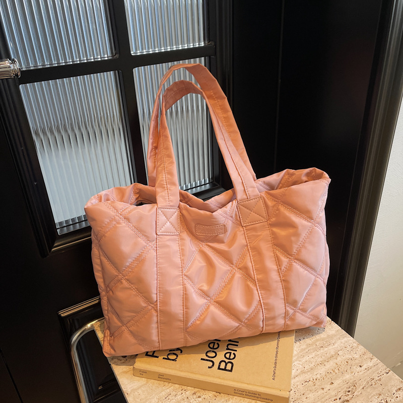 Free Delivery Designer Bag Versatile Lingge Tote 2025 Autumn/winter Handheld Crossbody Women's End Large Capacity Fashion Shopping Bag Trend Luxu