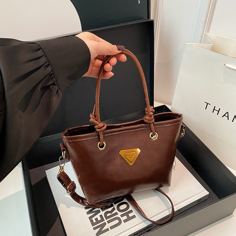 Free Delivery Designer Bag Instagram Handheld For Women 2025 Winter Small Bucket Versatile Single Shoulder Crossbody Commuter Women's Bag Luxury 